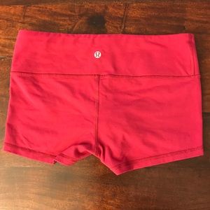 Lululemon Boogie Short, Size 6, Red
